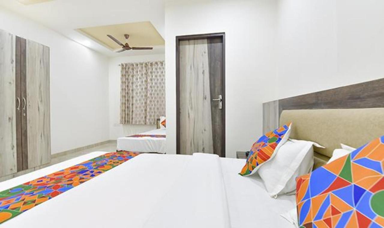 Hotel Fabhotel Lakhdatar